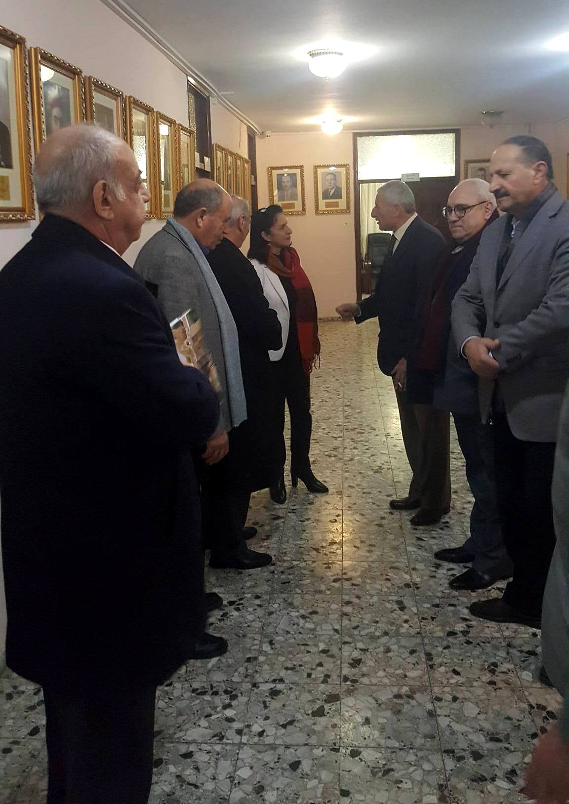 الهئية الوطنية للمتقاعدين العسكريين الفلسطينيين تقدم درعا تكريميا لرئيسة بلدية بيت لحم