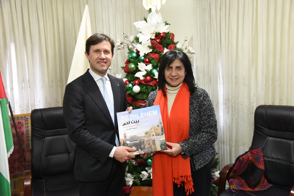 رئيسة بلدية بيت لحم تستقبل ممثلة النرويج في فلسطين ورئيس بلدية فلورنسا ويبحثون سبل تعزيز التعاون المشترك