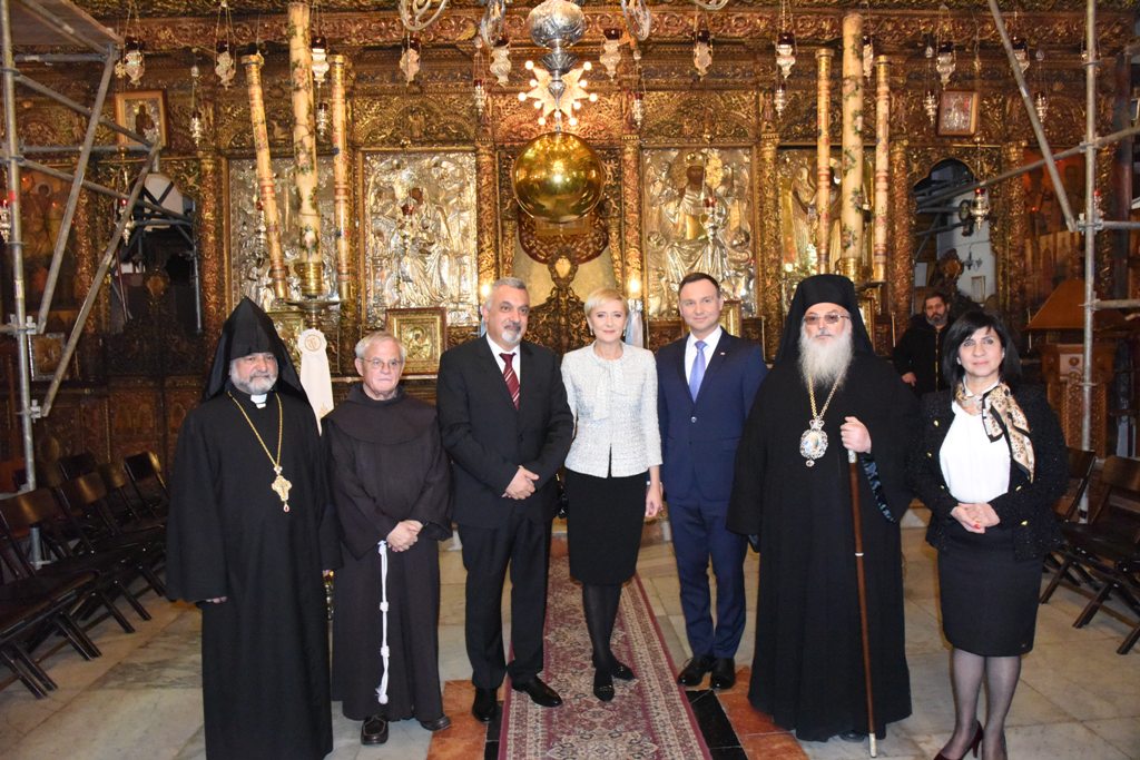 رئيسة بلدية بيت لحم تشارك في استقبال رئيس بولندا اندري دودا وترافقه في جولته 