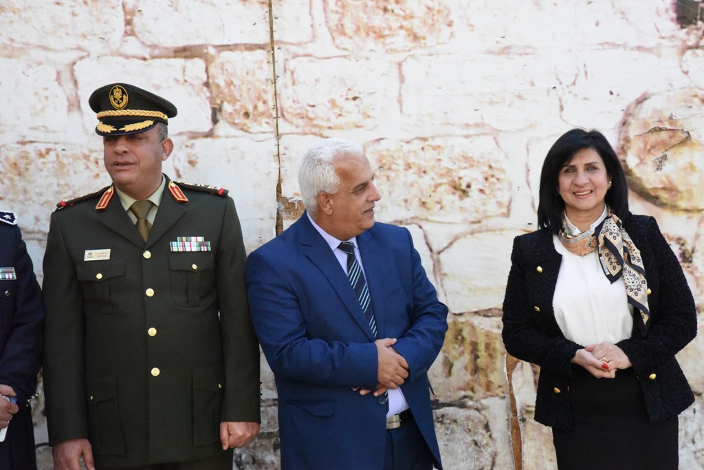 رئيسة بلدية بيت لحم تشارك في استقبال رئيس بولندا اندري دودا وترافقه في جولته 