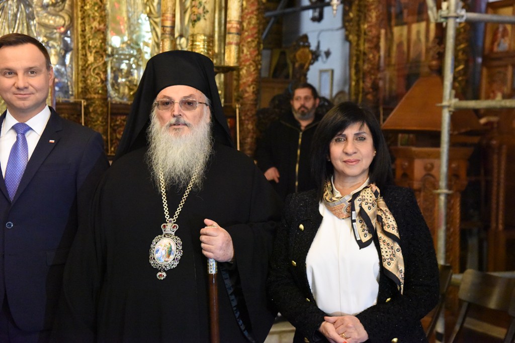 رئيسة بلدية بيت لحم تشارك في استقبال رئيس بولندا اندري دودا وترافقه في جولته 