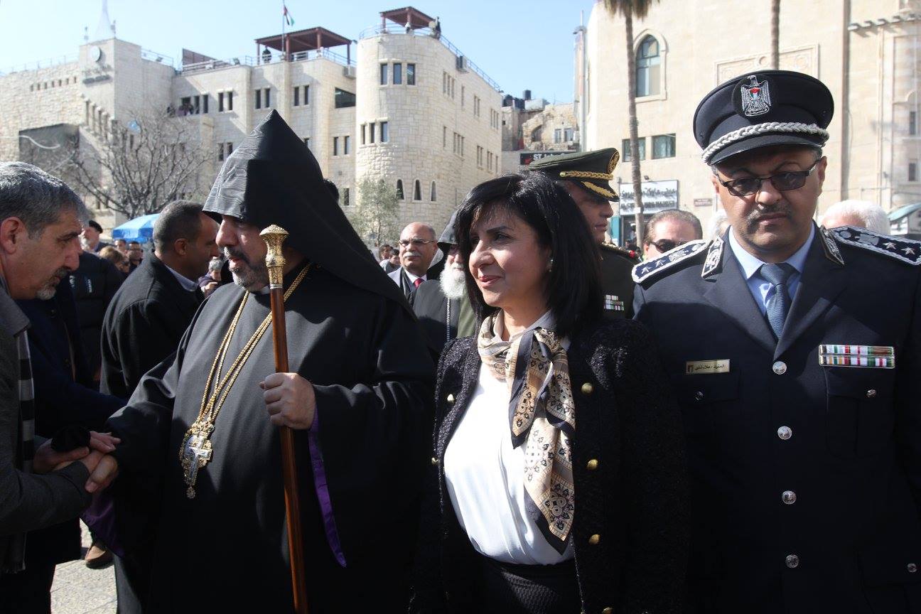 رئيسة وأعضاء مجلس بلدية بيت لحم يشاركون في استقبال غبطة بطريرك الأرمن نورهان مانوجيان