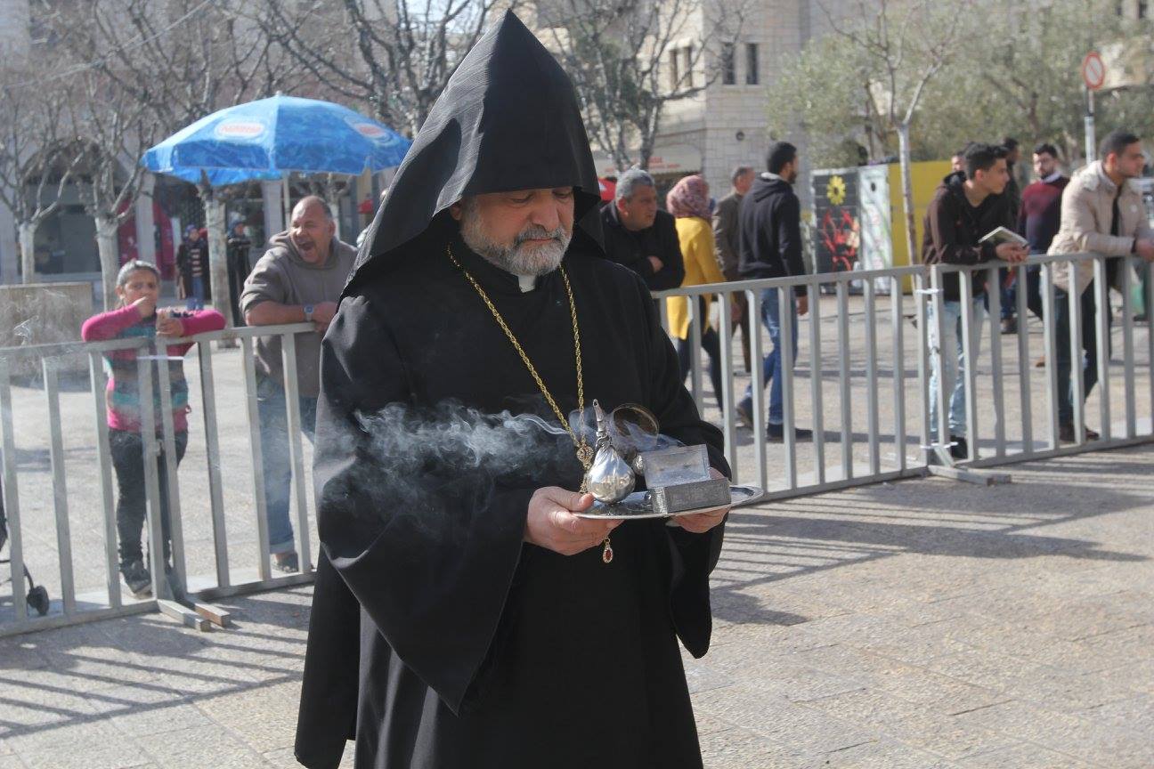 رئيسة وأعضاء مجلس بلدية بيت لحم يشاركون في استقبال غبطة بطريرك الأرمن نورهان مانوجيان