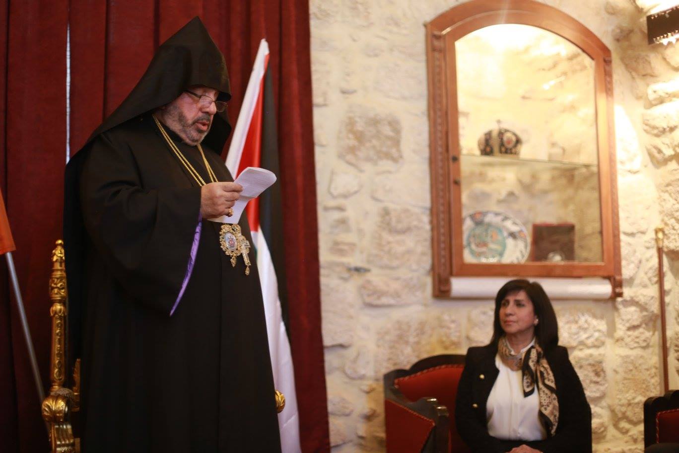 رئيسة وأعضاء مجلس بلدية بيت لحم يشاركون في استقبال غبطة بطريرك الأرمن نورهان مانوجيان