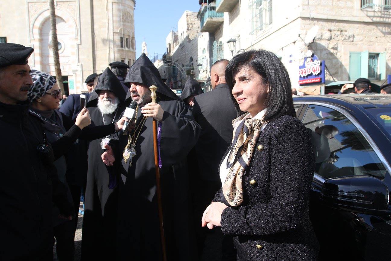 رئيسة وأعضاء مجلس بلدية بيت لحم يشاركون في استقبال غبطة بطريرك الأرمن نورهان مانوجيان