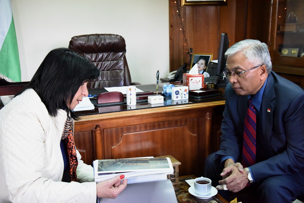 رئيسة بلدية بيت لحم تستقبل ممثل جمهورية سنغافورة غير المقيم لدى دولة فلسطين