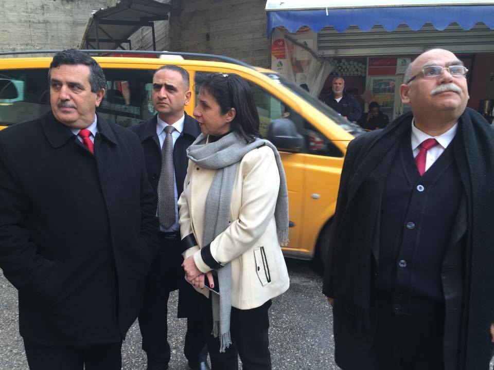 بهدف وضع رؤية للإدارة وإجراءات التسليم.. اللجنة المختصة باستلام محطة الباصات المركزية في بيت لحم تباشر أعمالها