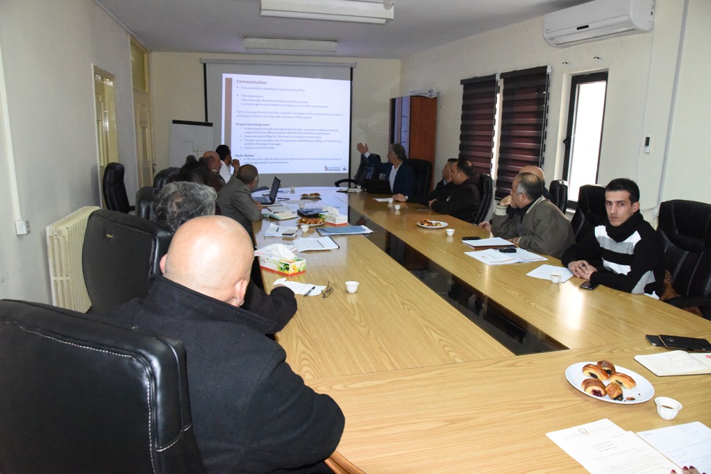 بهدف إيجاد حلول لمشاكل السير في بيت لحم مناقشة التقرير الأولي لمشروع دراسة خطة المواصلات في محافظة بيت لحم