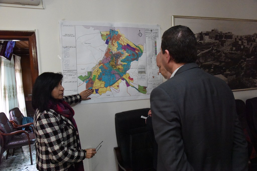 رئيسة بلدية بيت لحم تستقبل المستشار الاقتصادي الجديد في القنصلية الأمريكية العامة في القدس 