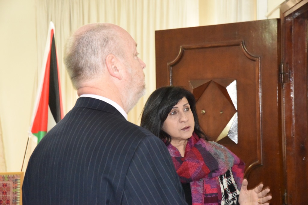 رئيسة بلدية بيت لحم تستقبل المستشار الاقتصادي الجديد في القنصلية الأمريكية العامة في القدس 
