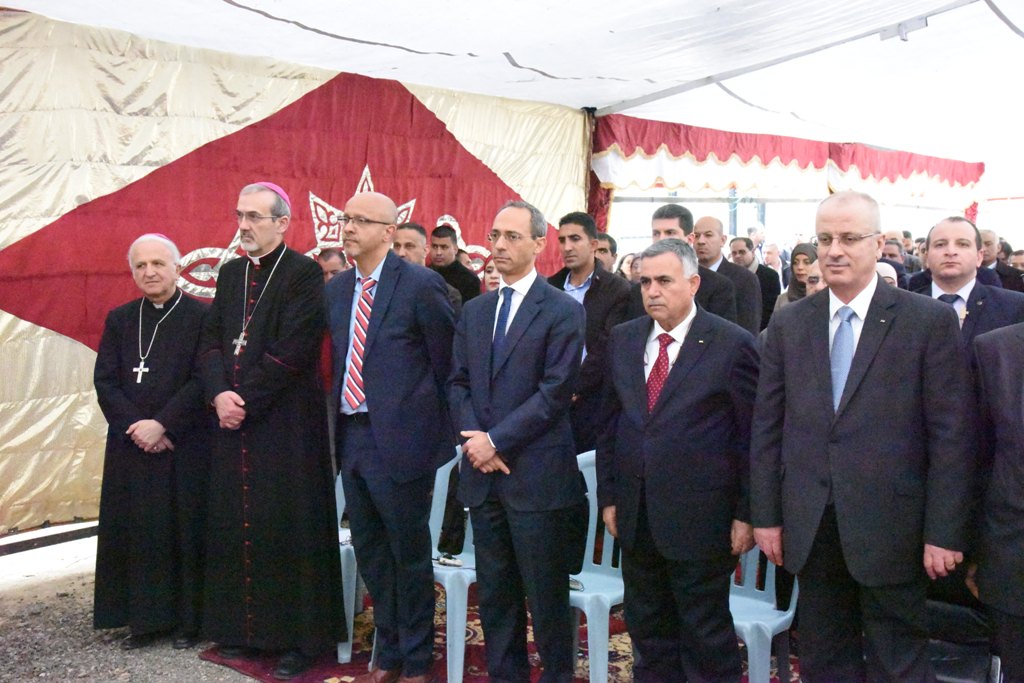  نائب رئيسة بلدية بيت لحم يشارك في الحفل المجتمعي للمستفيدين ضمن برنامج تسهيل الوصول لخدمات البنية التحتية للمناطق ( ج  ) والقدس الشرقية