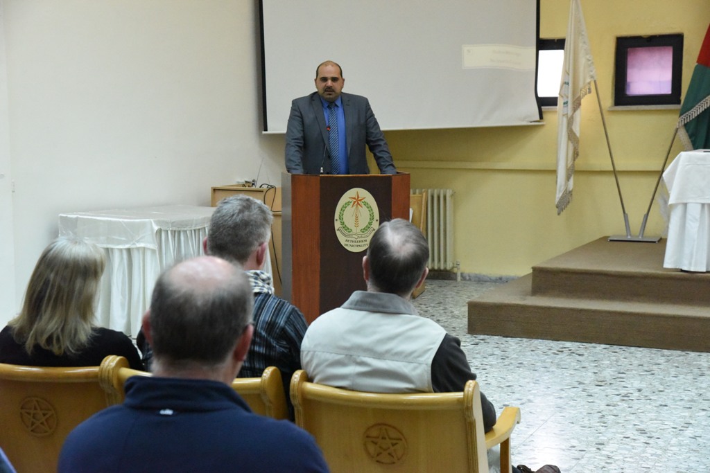 نائب رئيسة بلدية بيت لحم وأعضاء المجلس البلدي يستقبلون وفدا من مانشستر البريطانية 