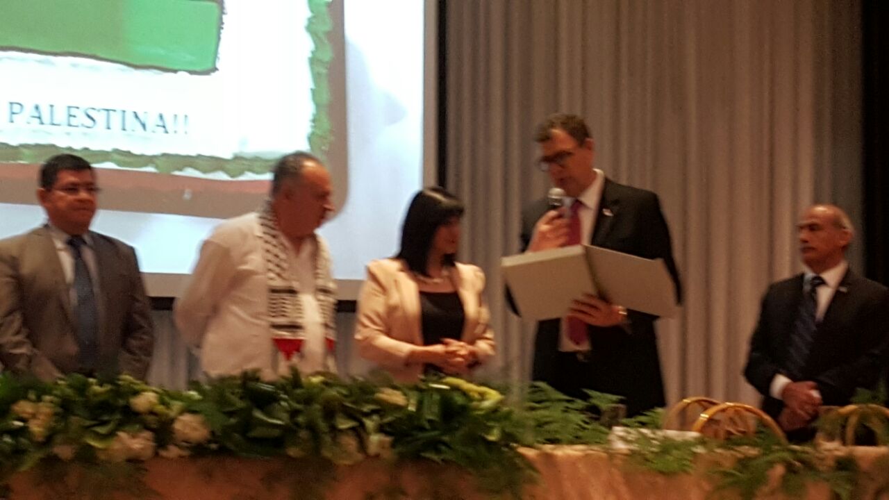 رئيسة بلدية بيت لحم توقع إتفاقية توأمة مع كوبان رويناس ومذكرة إعلان نوايا لتوقيع توأمة مع  تيغوسيغالبا في هندوراس ومدينة سان سلفادور تمنحها مواطنة شرف  