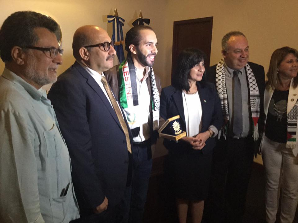 رئيسة بلدية بيت لحم توقع إتفاقية توأمة مع كوبان رويناس ومذكرة إعلان نوايا لتوقيع توأمة مع  تيغوسيغالبا في هندوراس ومدينة سان سلفادور تمنحها مواطنة شرف  