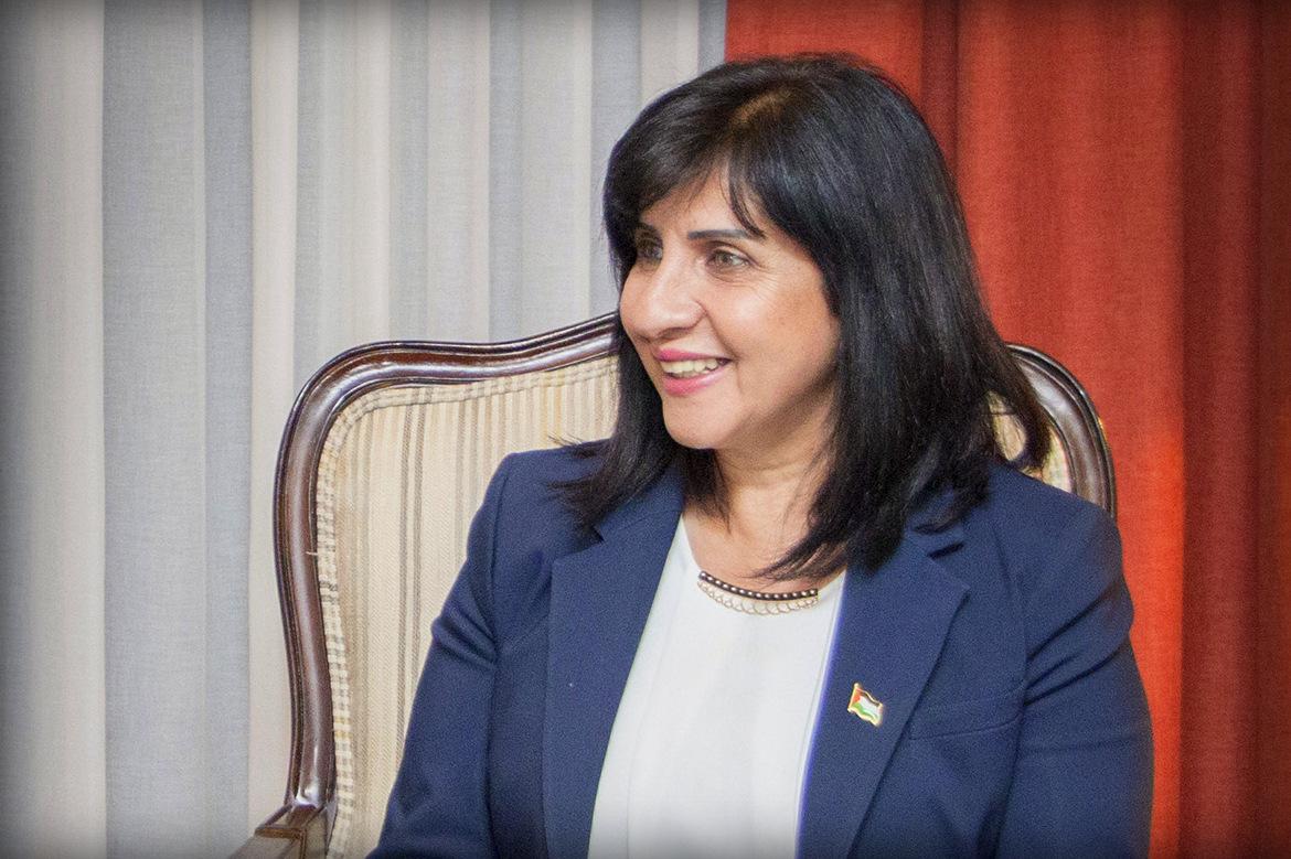 رئيسة بلدية بيت لحم توقع إتفاقية توأمة مع كوبان رويناس ومذكرة إعلان نوايا لتوقيع توأمة مع  تيغوسيغالبا في هندوراس ومدينة سان سلفادور تمنحها مواطنة شرف  