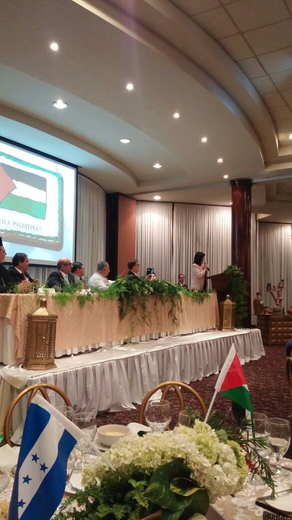 رئيسة بلدية بيت لحم توقع إتفاقية توأمة مع كوبان رويناس ومذكرة إعلان نوايا لتوقيع توأمة مع  تيغوسيغالبا في هندوراس ومدينة سان سلفادور تمنحها مواطنة شرف  