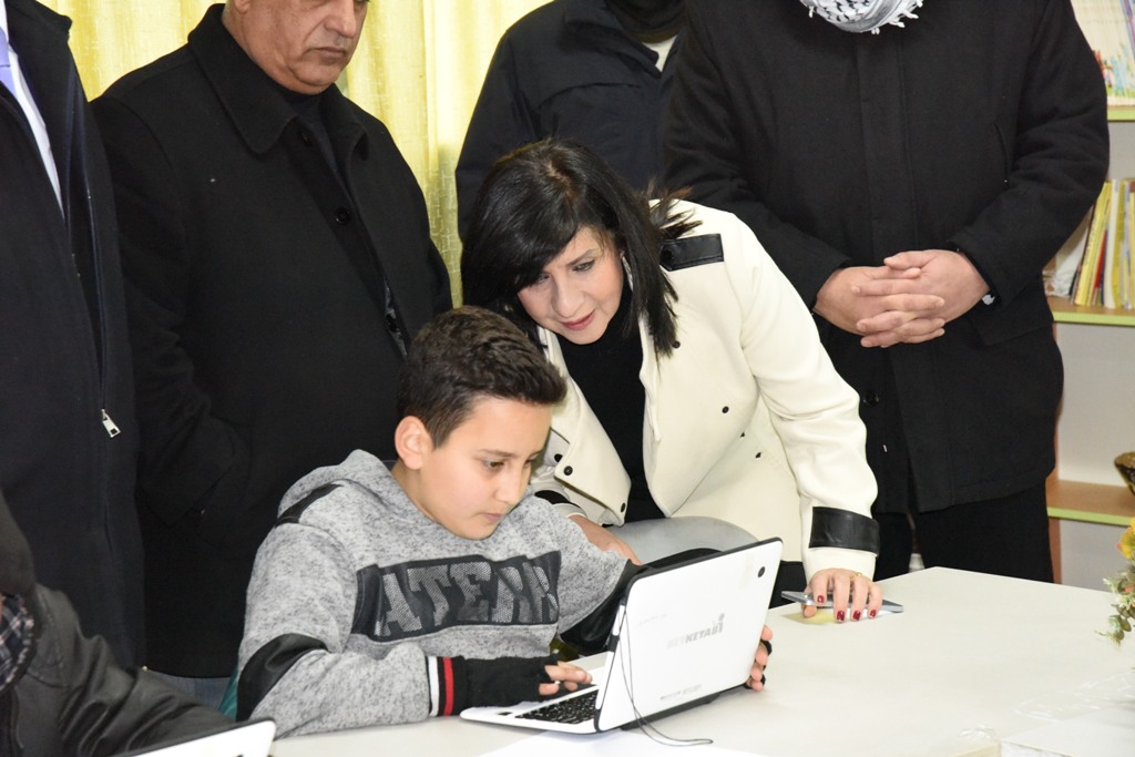 بلدية بيت لحم ومديرية التربية والتعليم تُطلِقان مشروع الرقمنة في مدينة بيت لحم