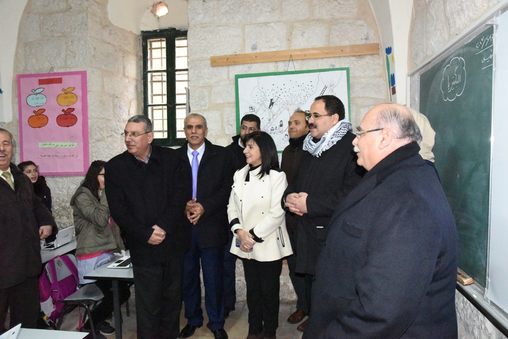 بلدية بيت لحم ومديرية التربية والتعليم تُطلِقان مشروع الرقمنة في مدينة بيت لحم