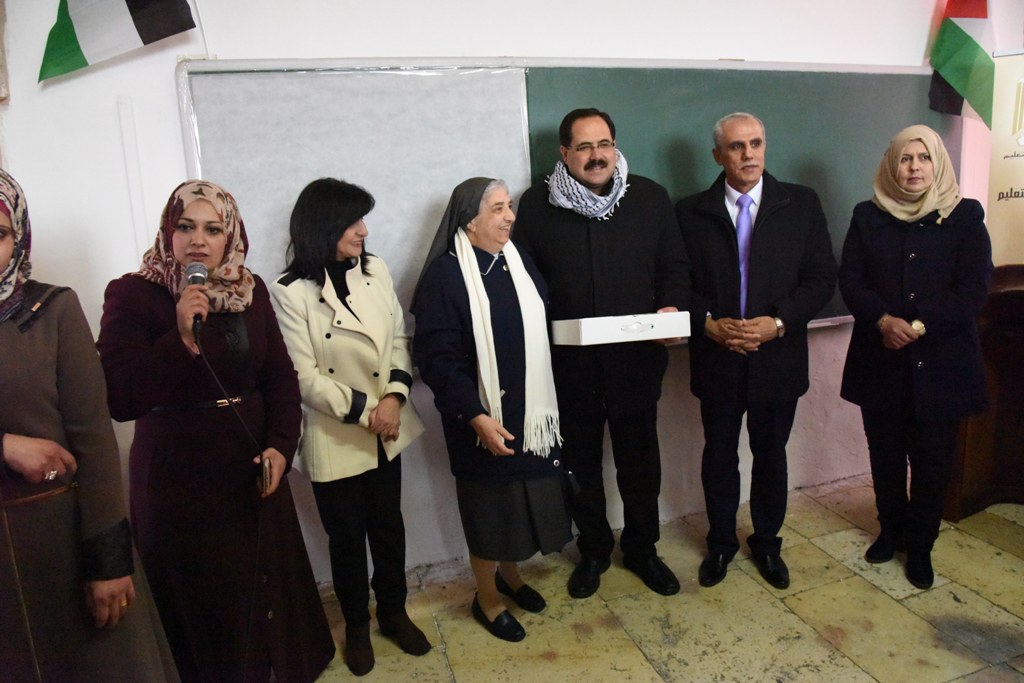 بلدية بيت لحم ومديرية التربية والتعليم تُطلِقان مشروع الرقمنة في مدينة بيت لحم