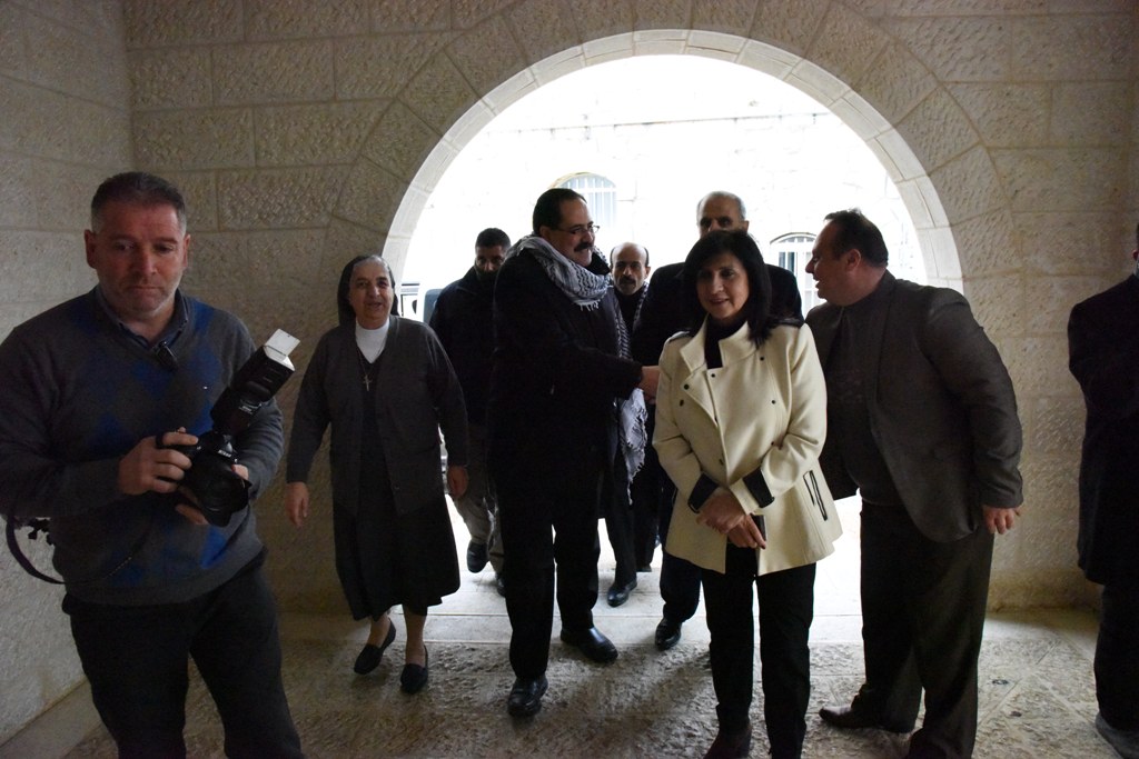 بلدية بيت لحم ومديرية التربية والتعليم تُطلِقان مشروع الرقمنة في مدينة بيت لحم