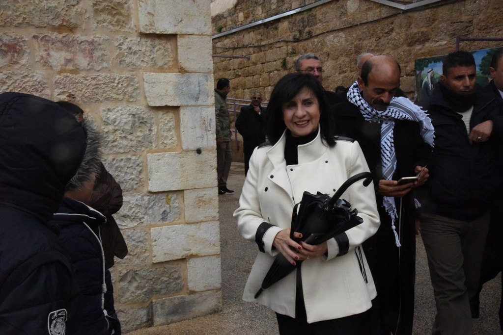 بلدية بيت لحم ومديرية التربية والتعليم تُطلِقان مشروع الرقمنة في مدينة بيت لحم