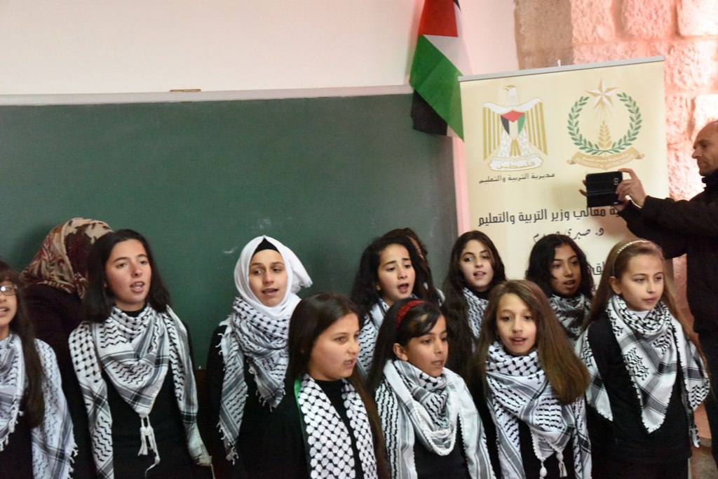 بلدية بيت لحم ومديرية التربية والتعليم تُطلِقان مشروع الرقمنة في مدينة بيت لحم