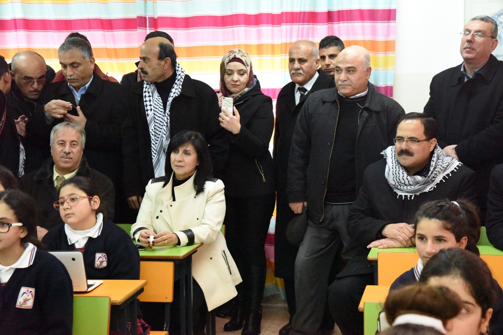 بلدية بيت لحم ومديرية التربية والتعليم تُطلِقان مشروع الرقمنة في مدينة بيت لحم