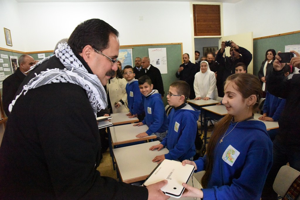 بلدية بيت لحم ومديرية التربية والتعليم تُطلِقان مشروع الرقمنة في مدينة بيت لحم