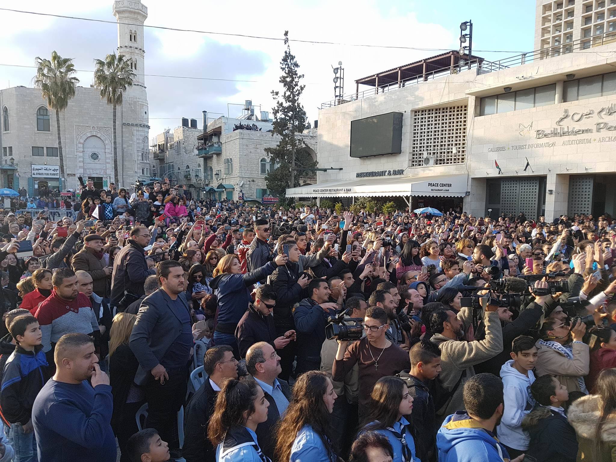  بلدية بيت لحم بالتعاون مع المحافظة ينظمون حفل إستقبال لمحبوب العرب يعقوب شاهين في ساحة المهد 