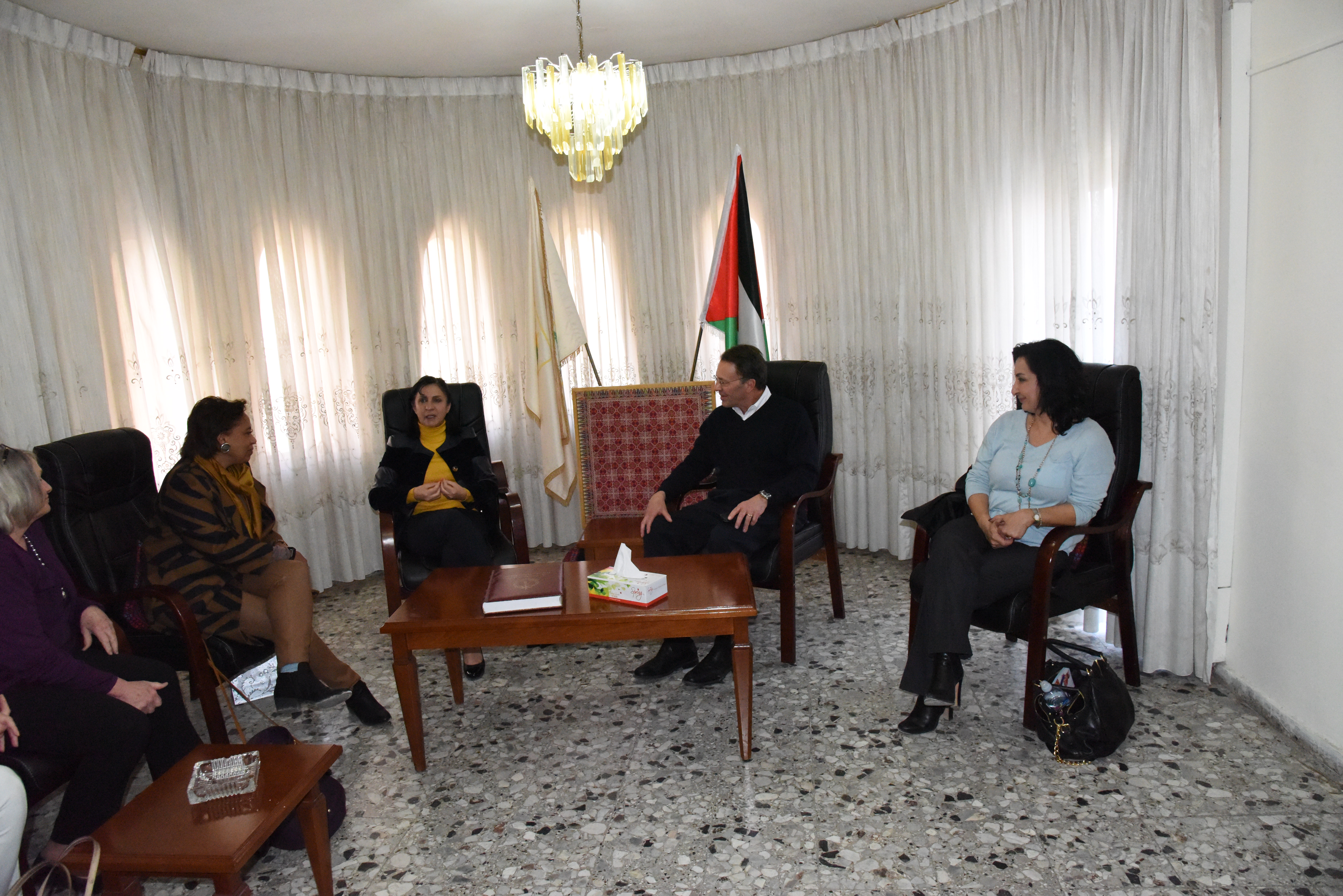 رئيسة بلدية بيت لحم تستقبل رئيس بلدية دورماغن ووفد مؤسسة مجتمعات عالمية 