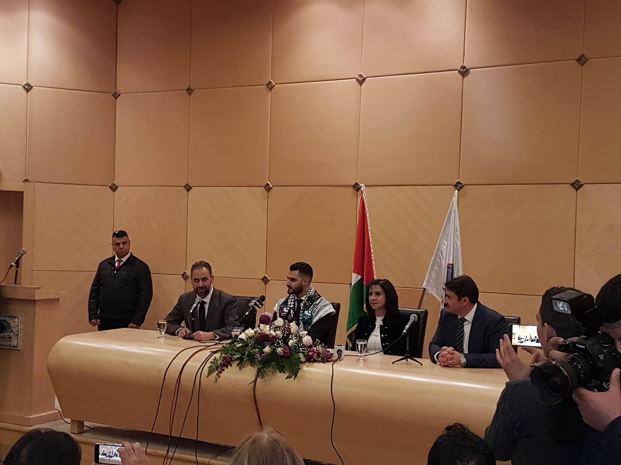  بلدية بيت لحم بالتعاون مع المحافظة ينظمون حفل إستقبال لمحبوب العرب يعقوب شاهين في ساحة المهد 