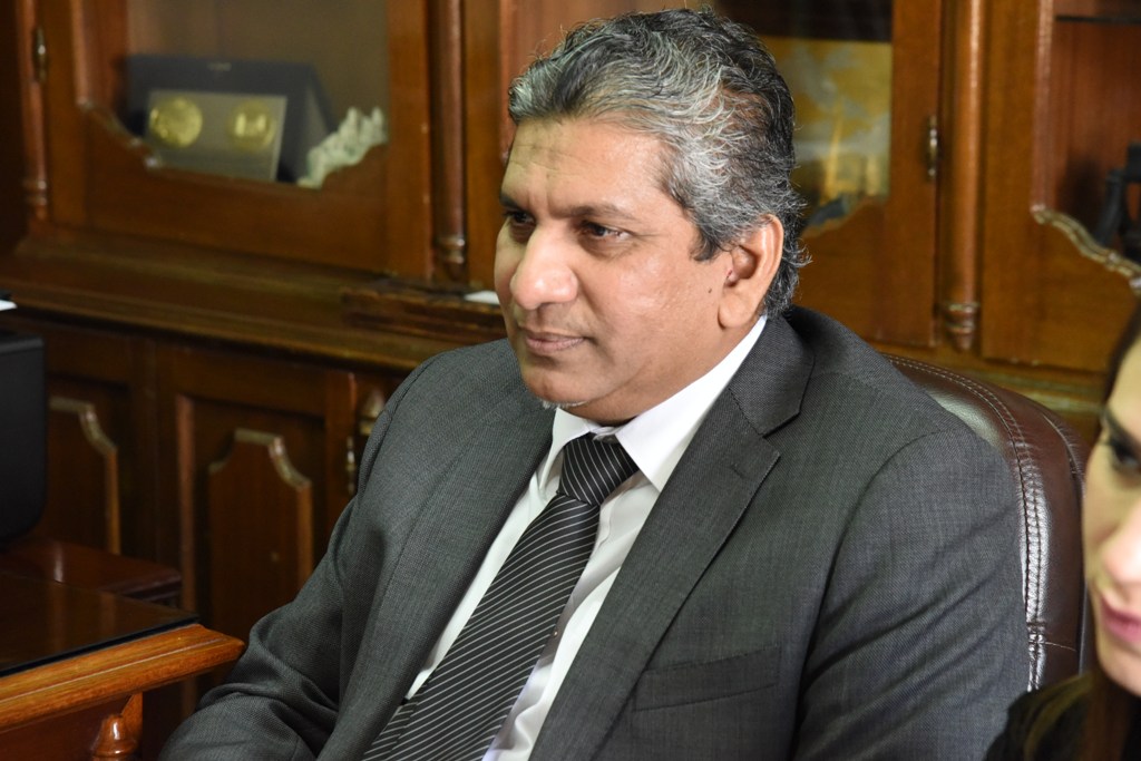 رئيسة بلدية بيت لحم تستقبل ممثل جمهورية سريلانكا ويبحثان سبل التعاون المشترك 