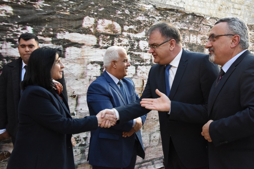 رئيسة بلدية بيت لحم تشارك في استقبال الرئيس البوسني 