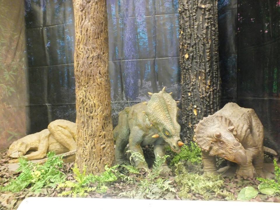  تحت رعاية وزير التربية والتعليم وبحضور وزير الثقافة ورئيسة بلدية بيت لحم والجهات البريطانية الداعمة افتتاح معرض ومدينة الديناصورات الدائم في قصر المؤتمرات