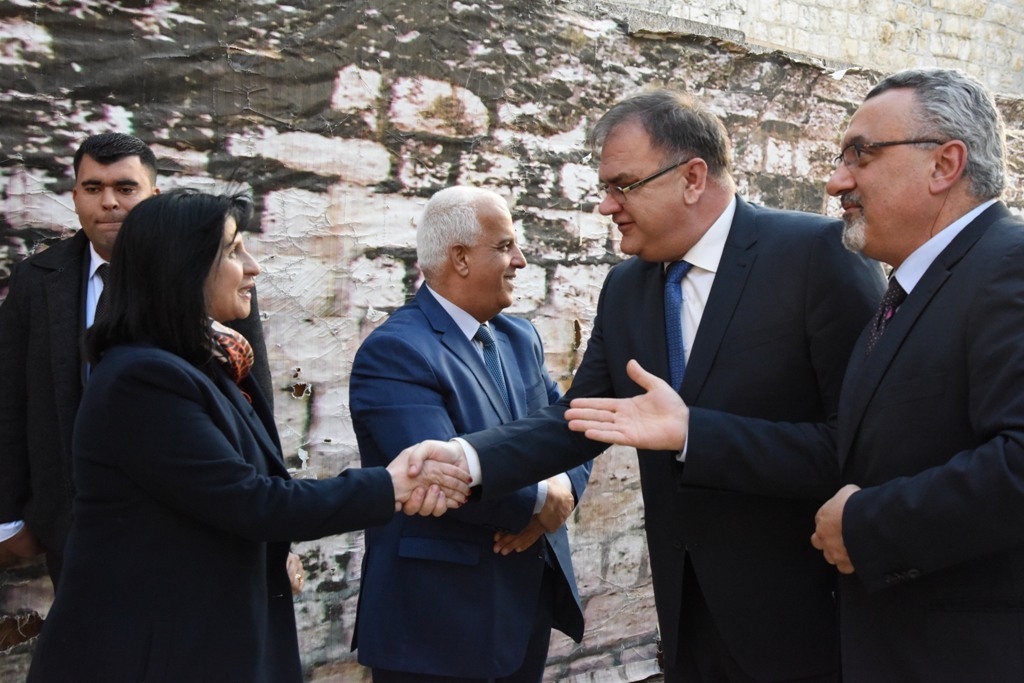 رئيسة بلدية بيت لحم تشارك في استقبال الرئيس البوسني 