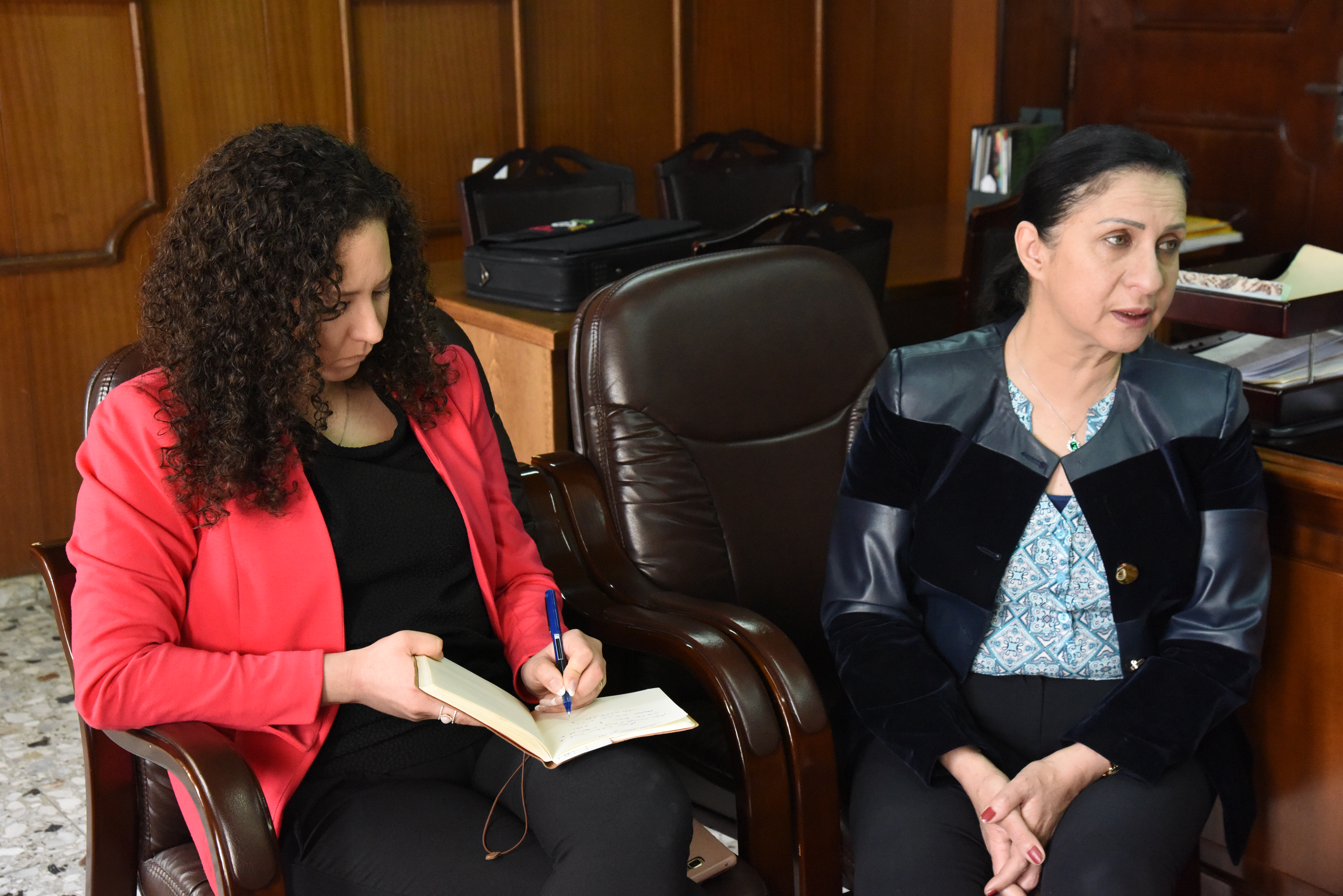 رئيسة بلدية بيت لحم تلتقي ممثل قبرص ويبحثان توقيع توأمة بين بيت لحم وبافوس 