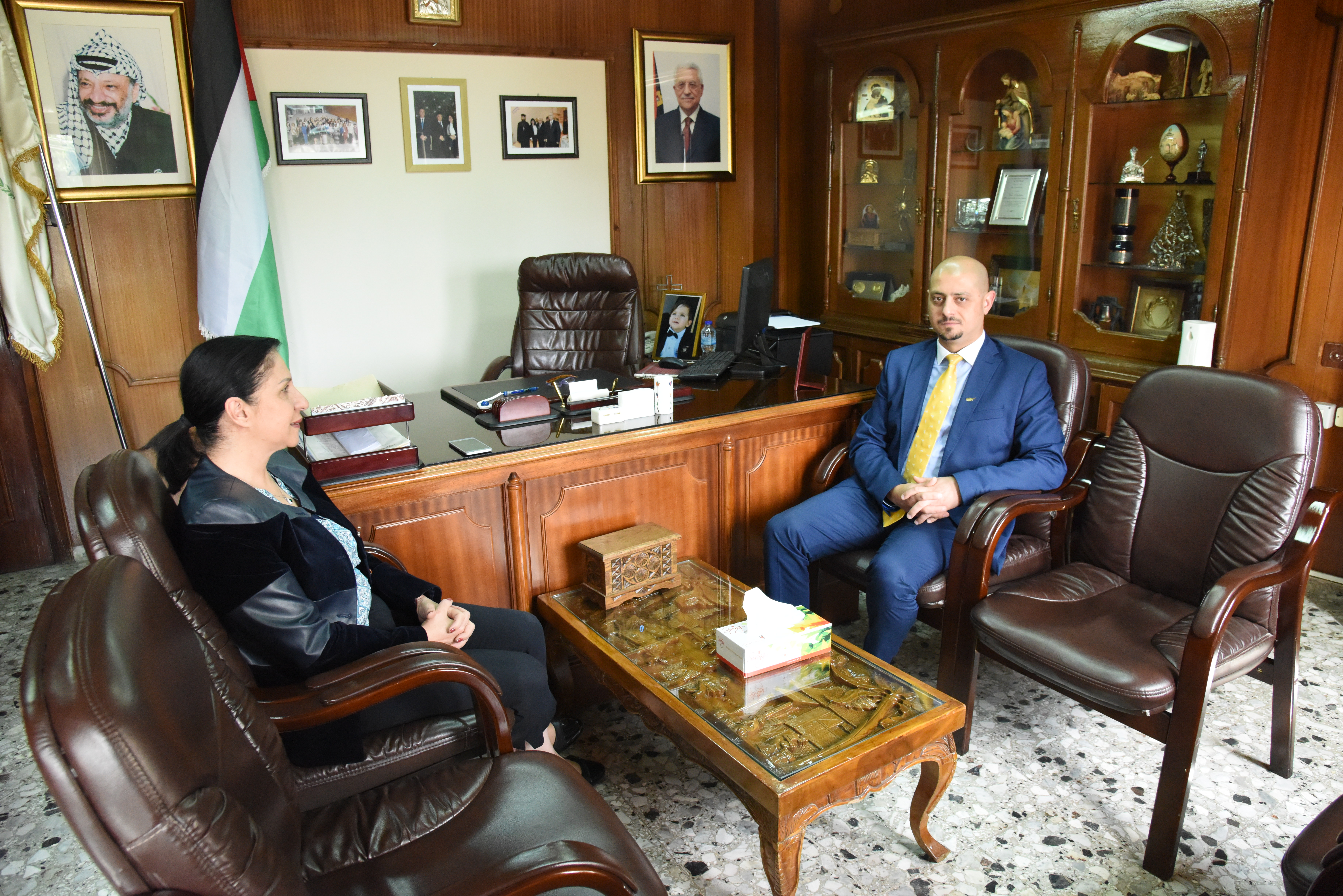 رئيسة بلدية بيت لحم تلتقي ممثل قبرص ويبحثان توقيع توأمة بين بيت لحم وبافوس 