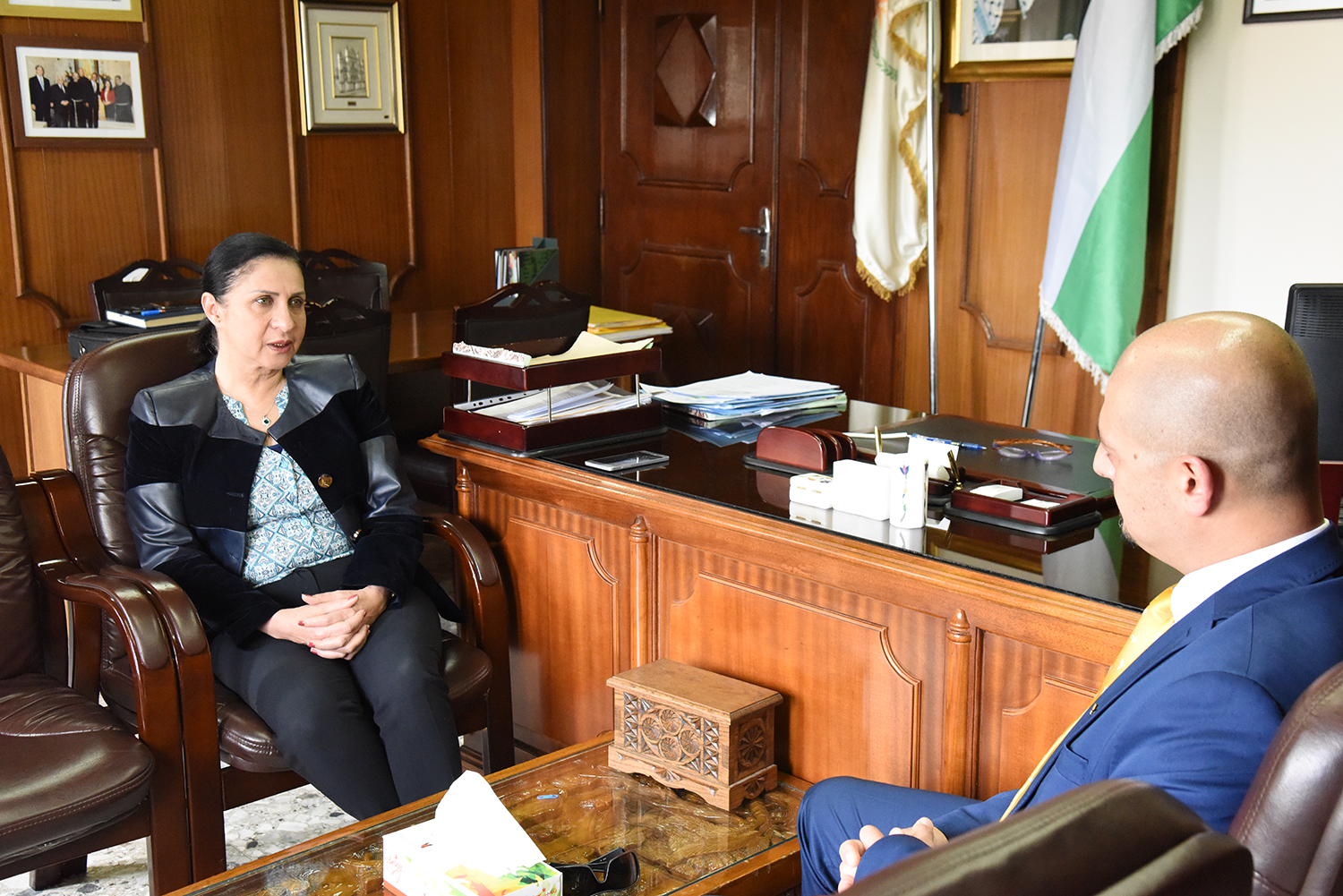 رئيسة بلدية بيت لحم تلتقي ممثل قبرص ويبحثان توقيع توأمة بين بيت لحم وبافوس 