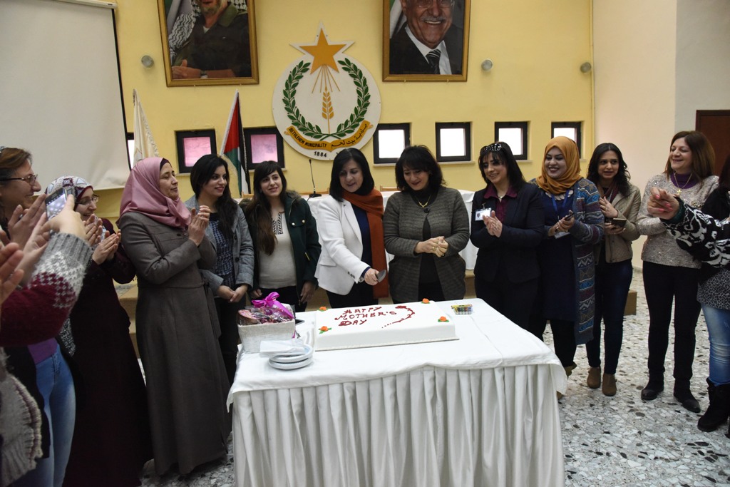 إحتفال عيد الأم في بلدية بيت لحم بحضور محبوب العرب يعقوب شاهين