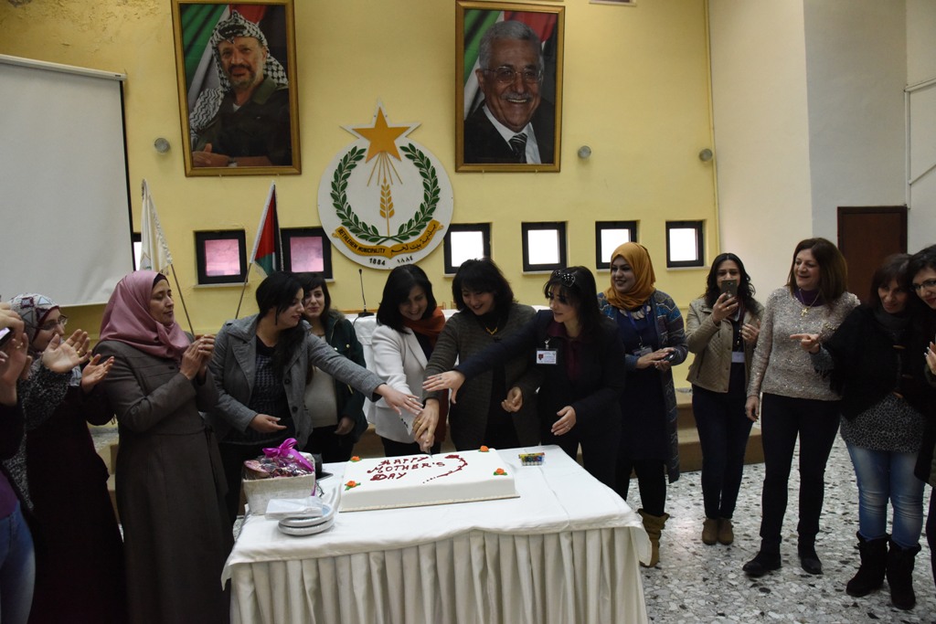 إحتفال عيد الأم في بلدية بيت لحم بحضور محبوب العرب يعقوب شاهين