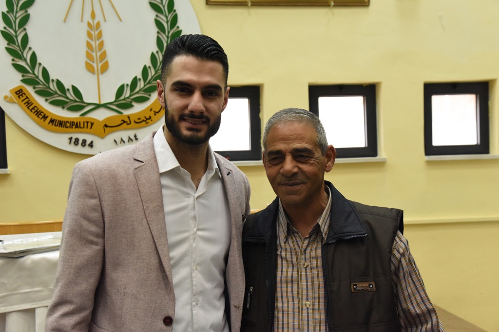 إحتفال عيد الأم في بلدية بيت لحم بحضور محبوب العرب يعقوب شاهين