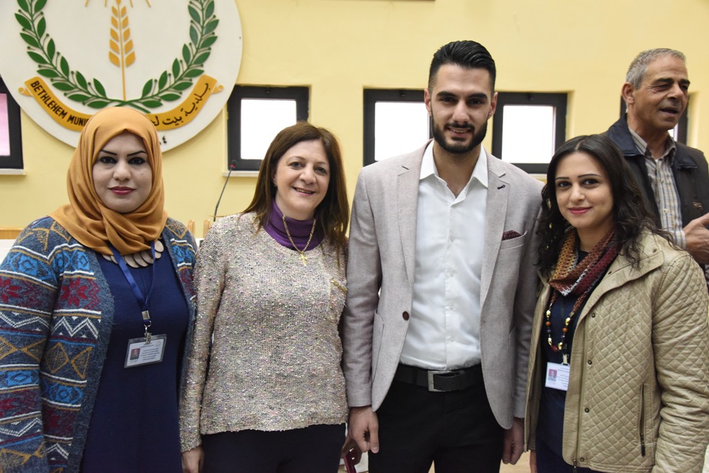 إحتفال عيد الأم في بلدية بيت لحم بحضور محبوب العرب يعقوب شاهين