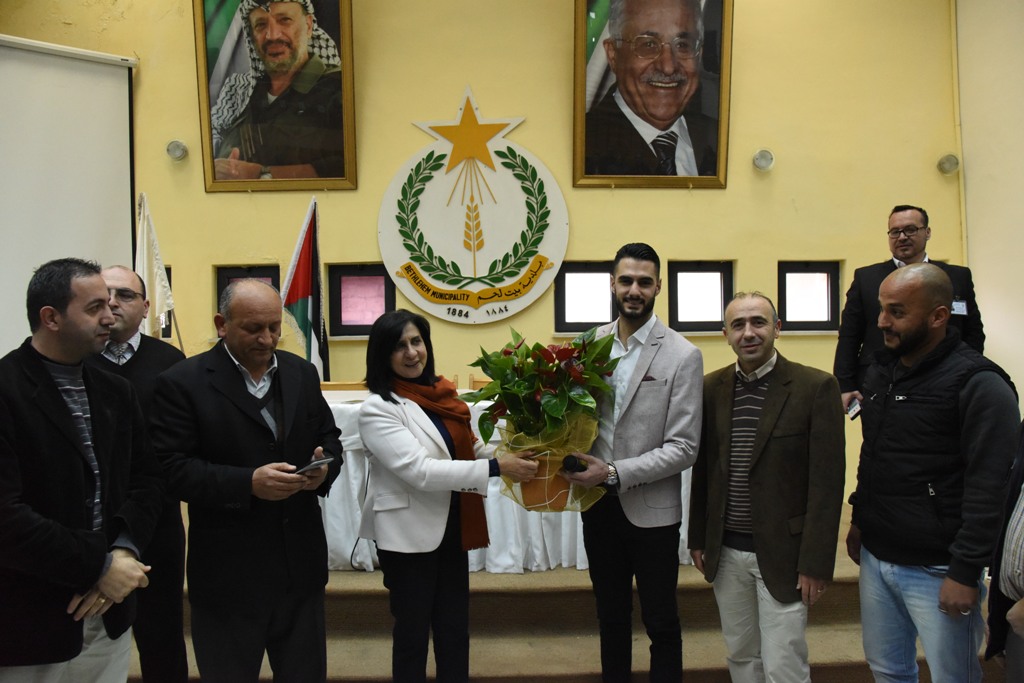 إحتفال عيد الأم في بلدية بيت لحم بحضور محبوب العرب يعقوب شاهين