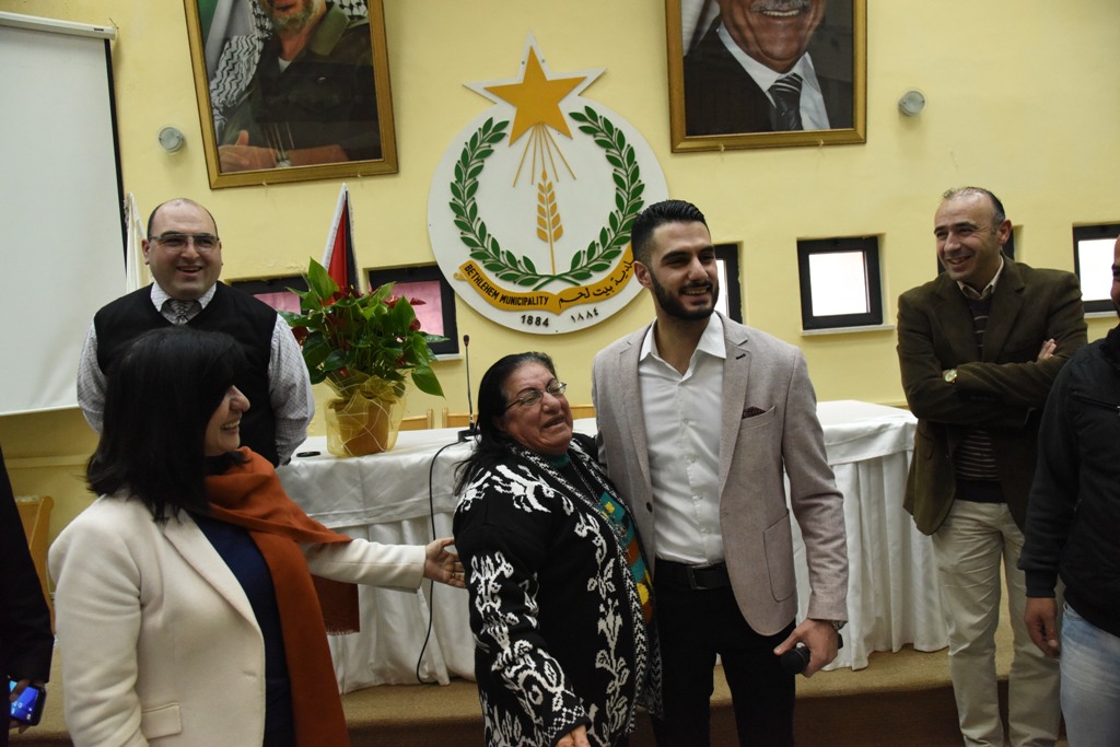 إحتفال عيد الأم في بلدية بيت لحم بحضور محبوب العرب يعقوب شاهين