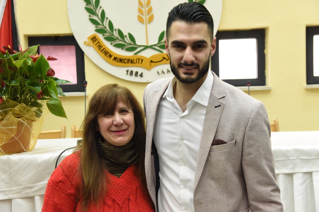 إحتفال عيد الأم في بلدية بيت لحم بحضور محبوب العرب يعقوب شاهين