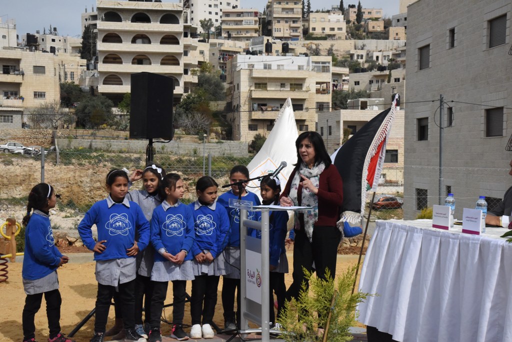 بلدية بيت لحم تفتتح مع شركائها حديقة البيارة في شارع  باب الجبيعة في المدينة