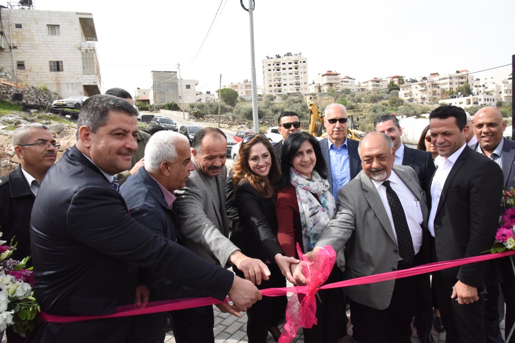 بلدية بيت لحم تفتتح مع شركائها حديقة البيارة في شارع  باب الجبيعة في المدينة