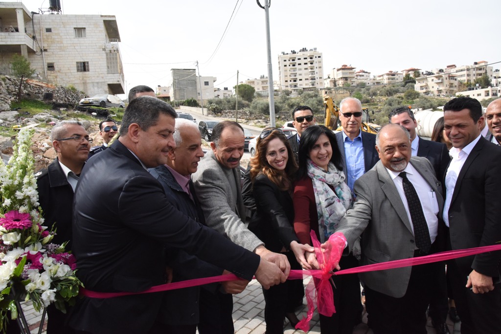 بلدية بيت لحم تفتتح مع شركائها حديقة البيارة في شارع  باب الجبيعة في المدينة