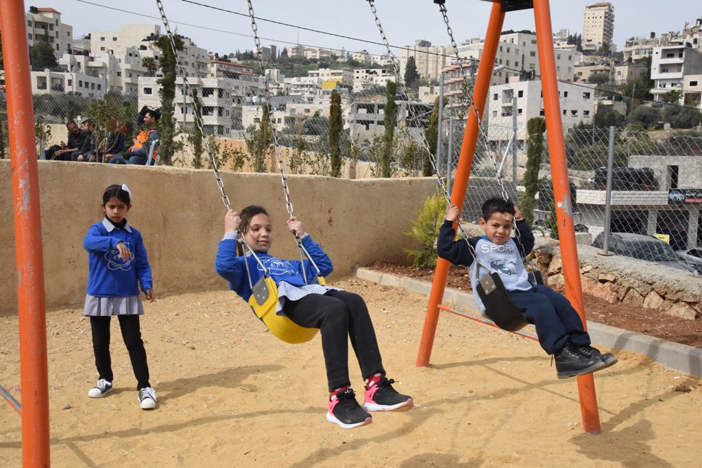 بلدية بيت لحم تفتتح مع شركائها حديقة البيارة في شارع  باب الجبيعة في المدينة