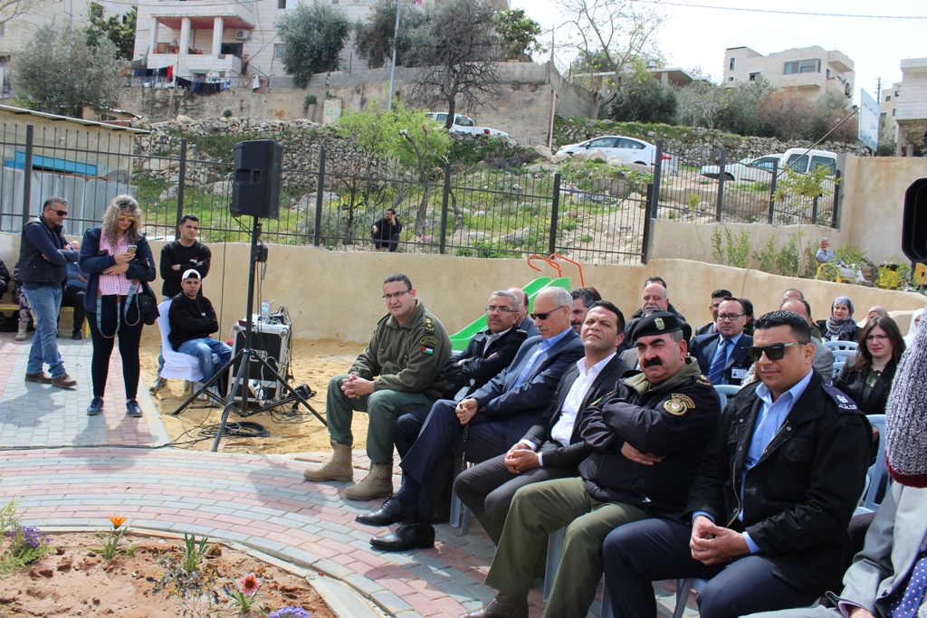 بلدية بيت لحم تفتتح مع شركائها حديقة البيارة في شارع  باب الجبيعة في المدينة